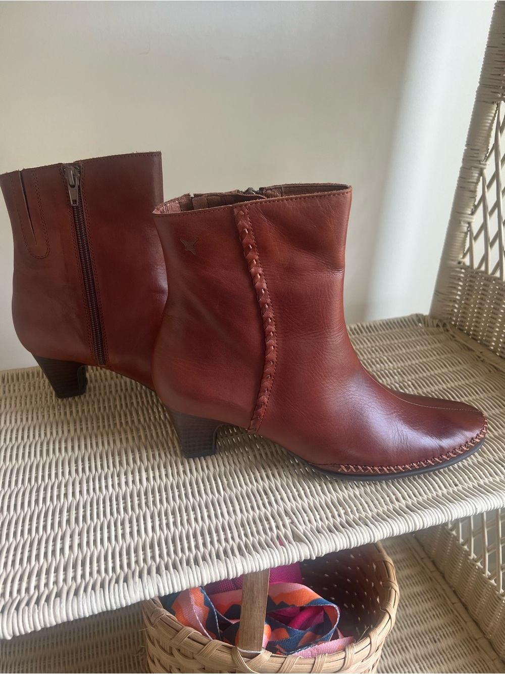 Pikolinos Brown Leather Women's Ankle Boots With Zipper.  Never Worn  Size 38
